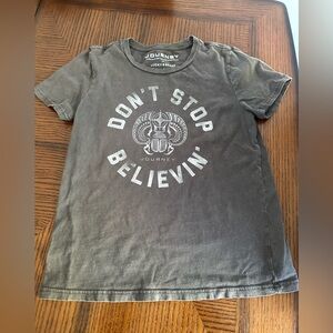 Lucky Brand Women’s 'Don't Stop Believin'' Graphic Tee - Gray size small